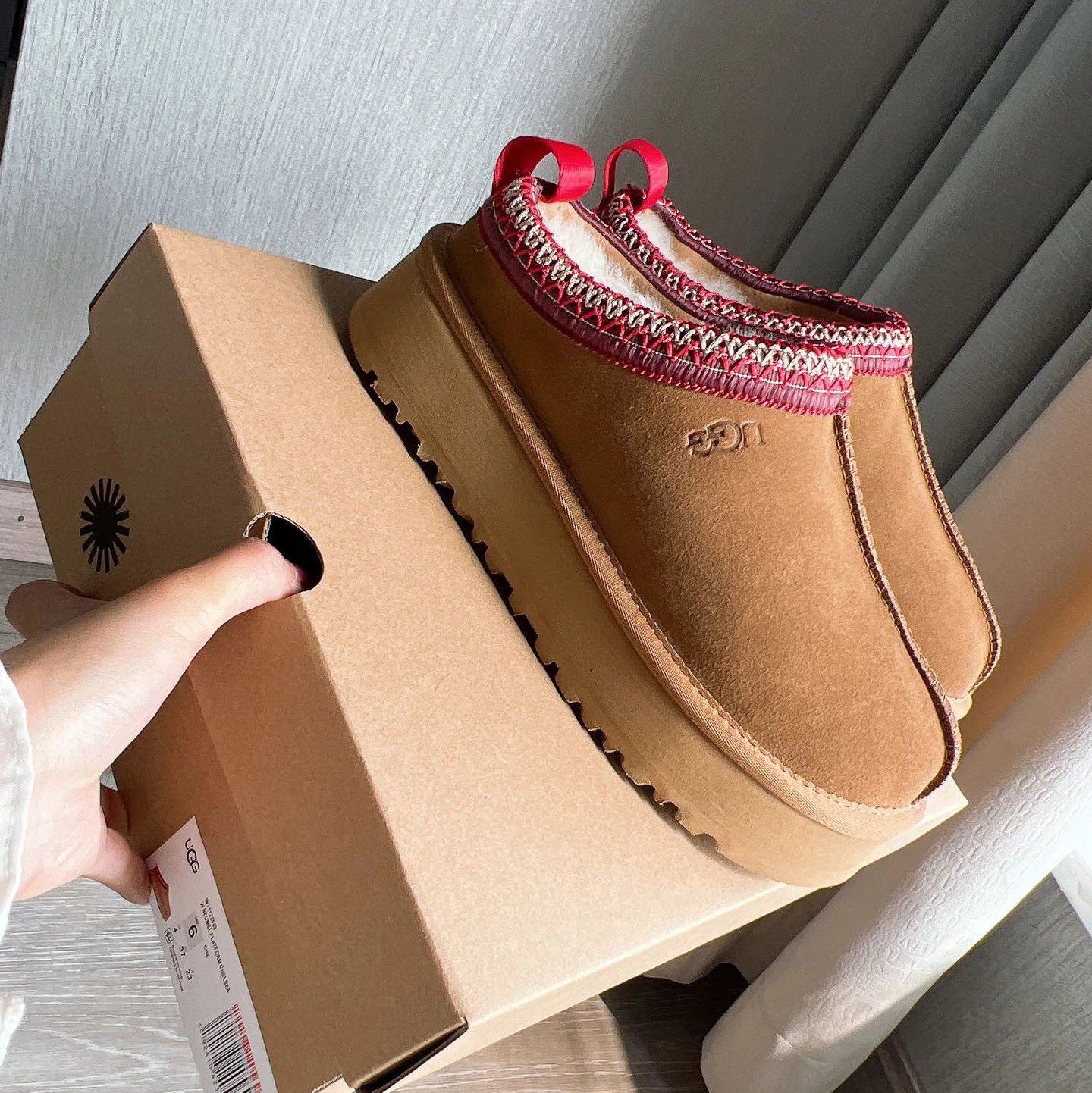 UGG Tasman